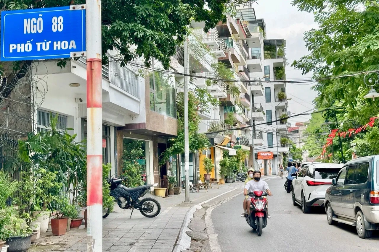 Ồ ạt rao bán nhà phố ven hồ Tây 1 tỷ đồng/m2, cao hơn giá nhà phố cổ